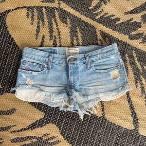 Abercrombie and Fitch destructed denim shorts size 0